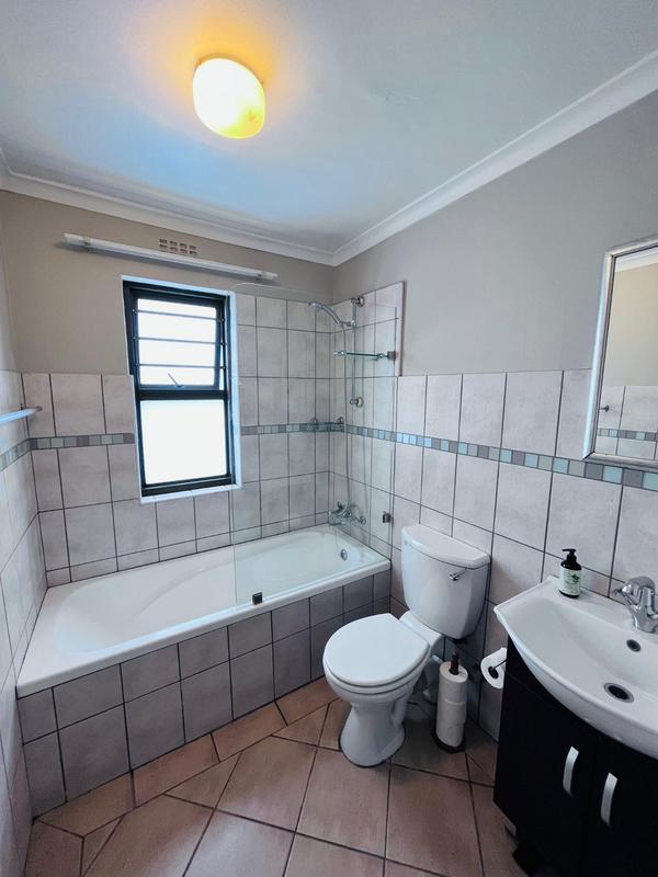 2 Bedroom Property for Sale in Bloemhof Western Cape